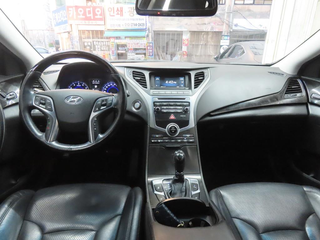 HYUNDAI Grandeur - Vista 7