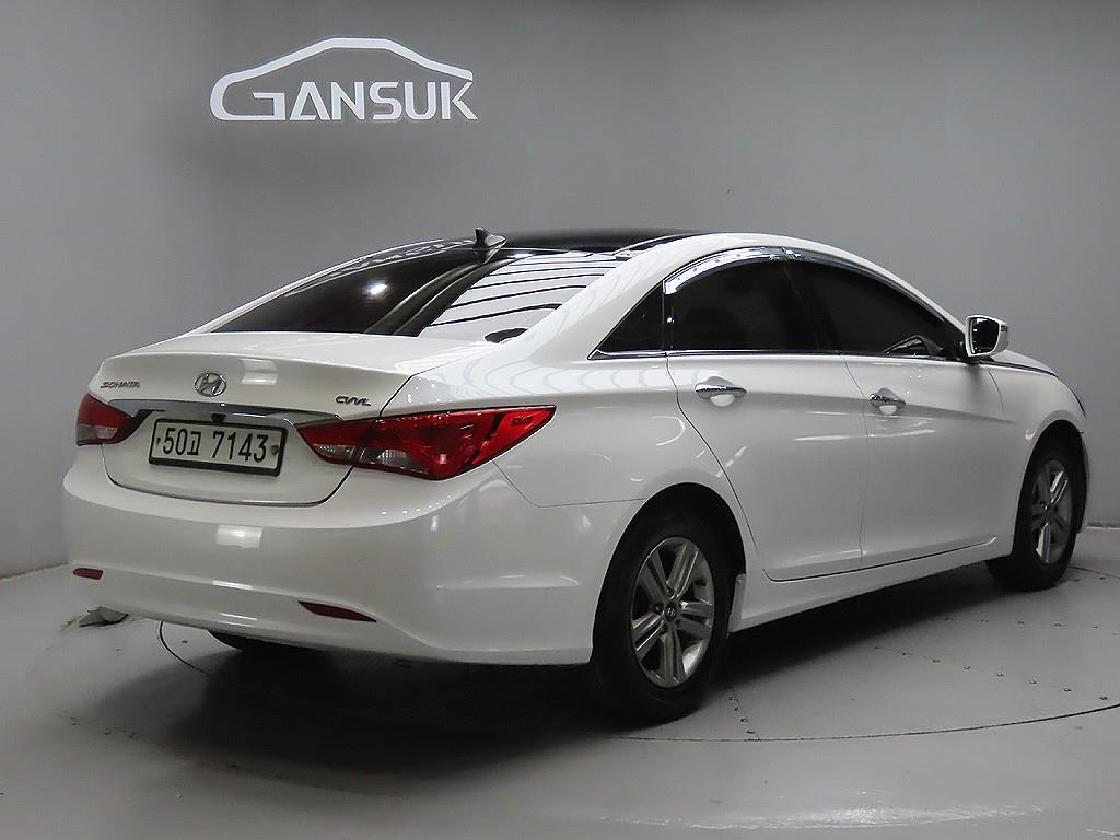 HYUNDAI Sonata - Vista 7