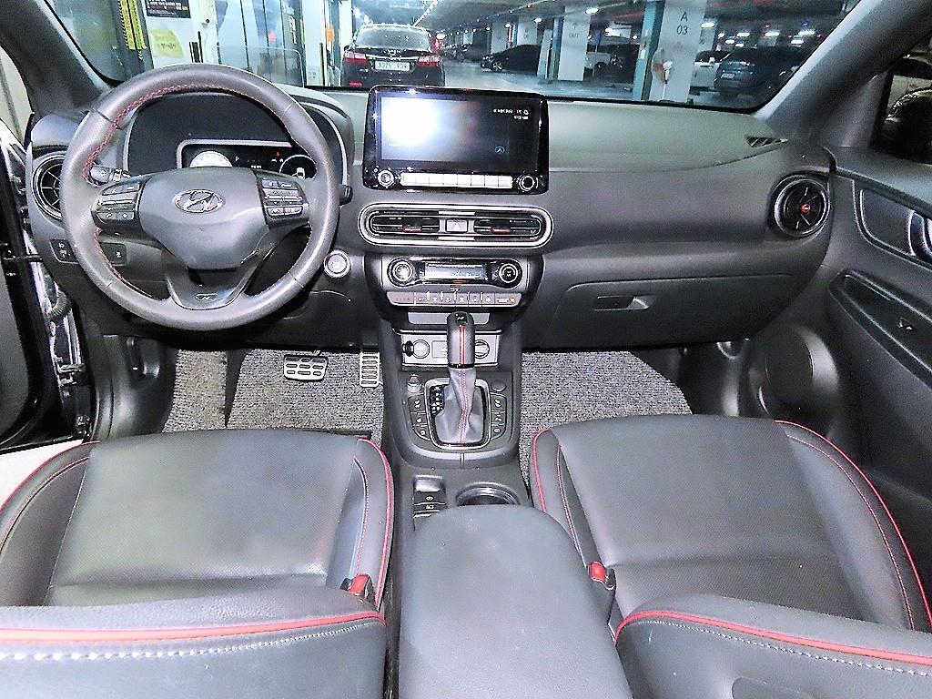 HYUNDAI Kona - Vista 10