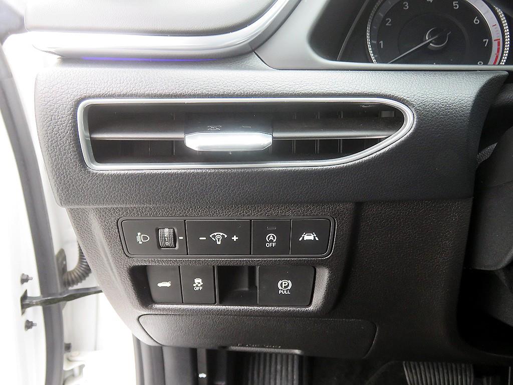 HYUNDAI Sonata - Vista 9