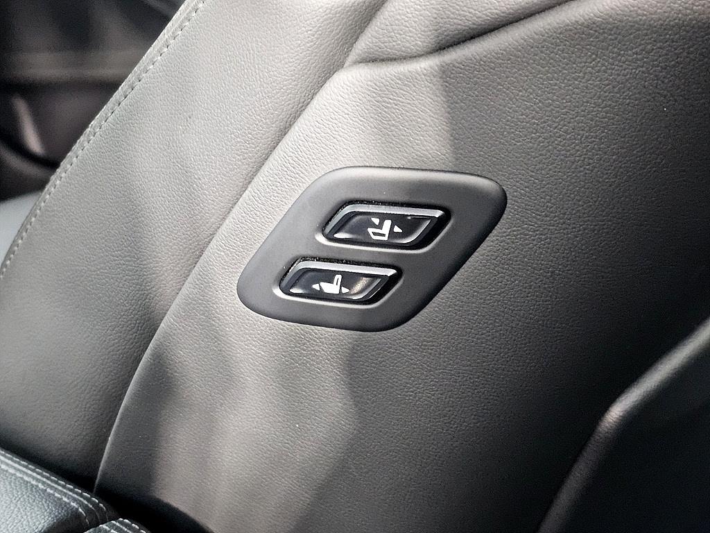 HYUNDAI Genesis - Vista 11