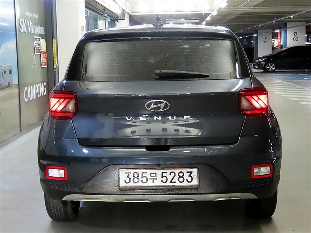 HYUNDAI Venue - Vista 5