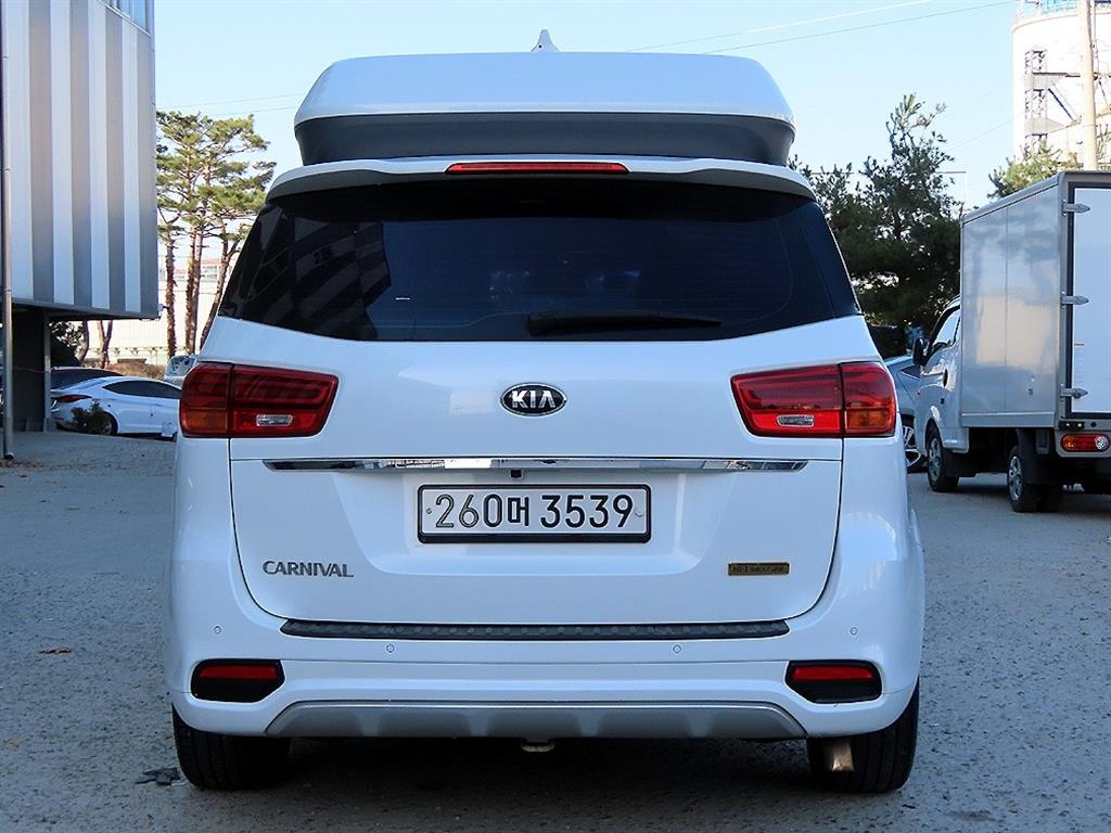 KIA Carnival - Vista 4