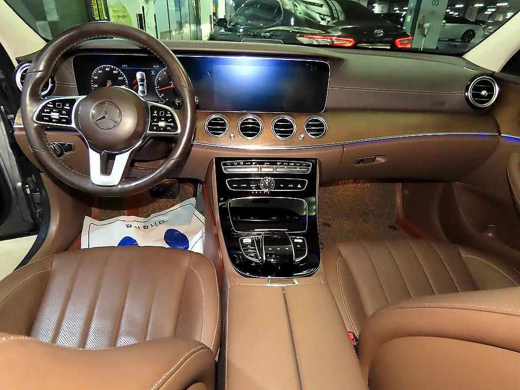 Mercedes Benz E class - Vista 10