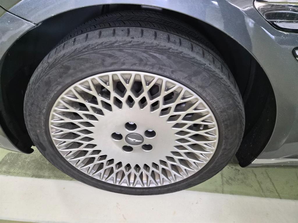 Genesis G80 - Vista 4