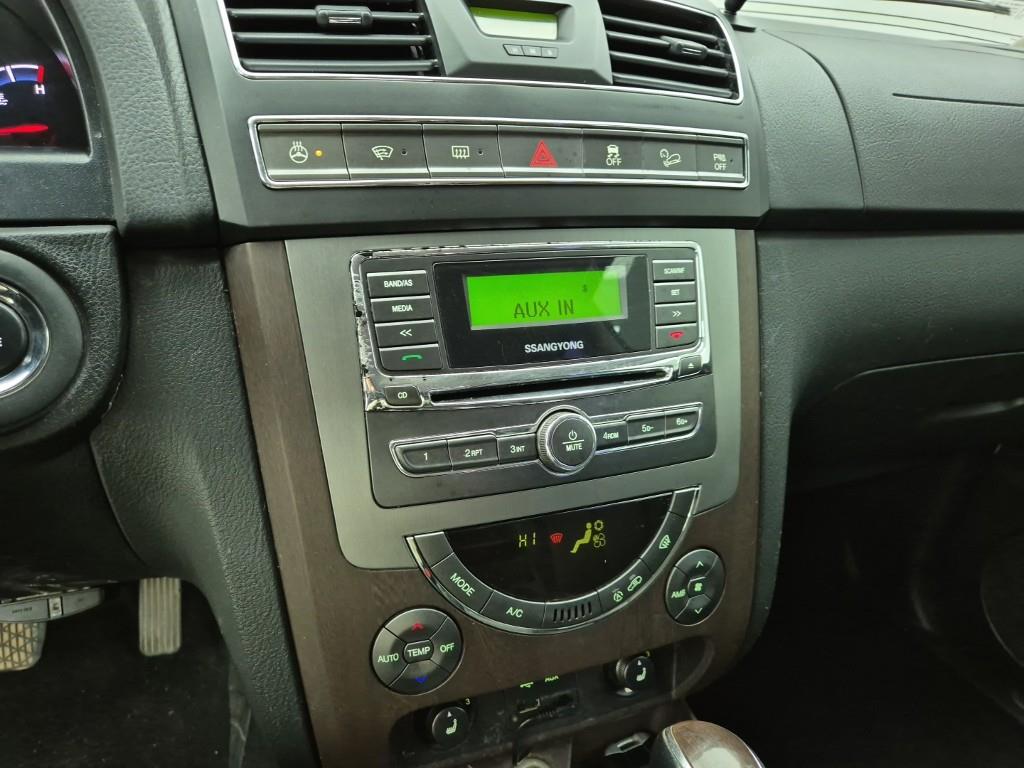 Ssangyong Rexton - Vista 10