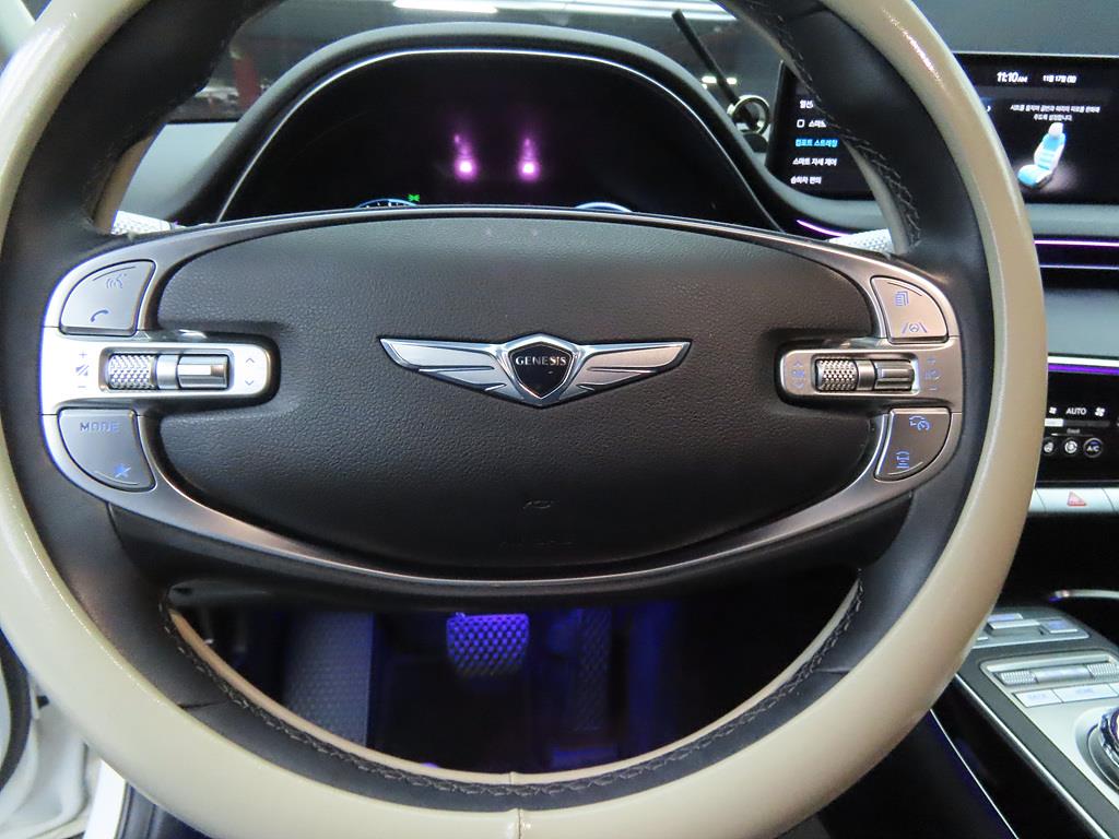 Genesis GV70 - Vista 10