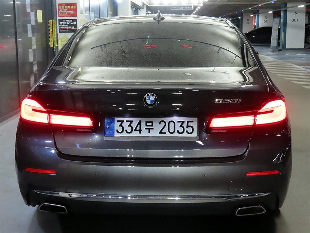 BMW 5 Series - Vista 5