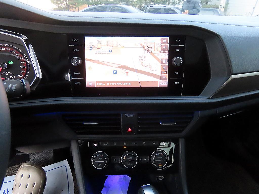 Volkswagen Jetta - Vista 12