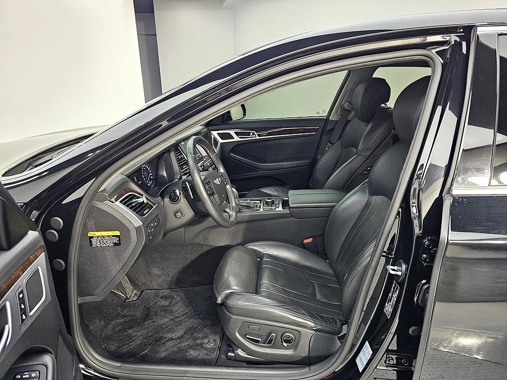 HYUNDAI Genesis - Vista 7