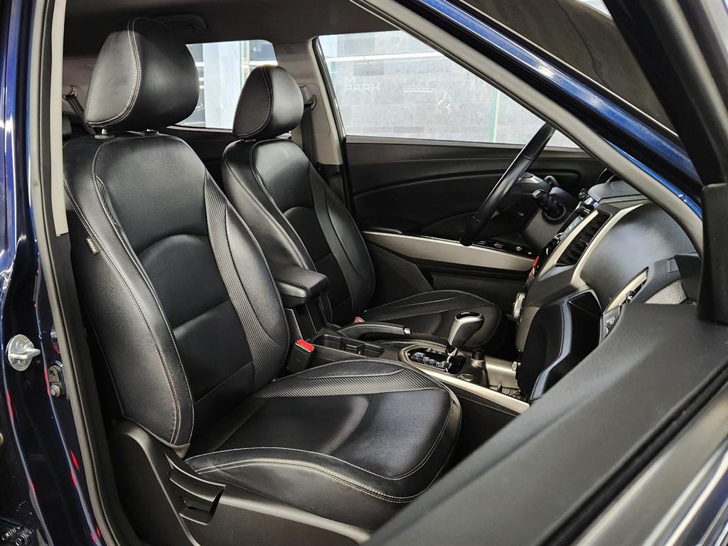 Ssangyong Tivoli - Vista 10