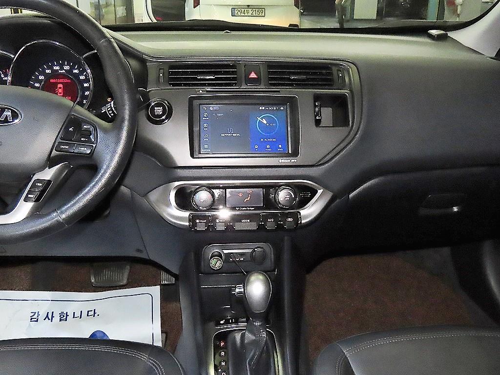 KIA Pride - Vista 11