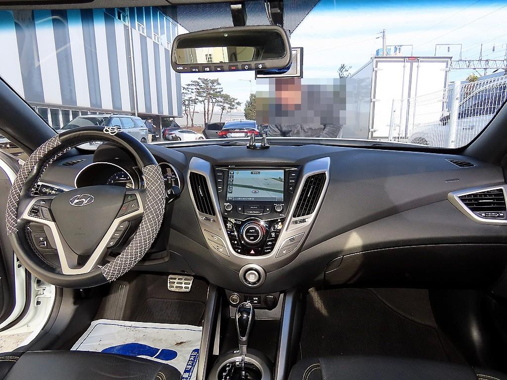 HYUNDAI Veloster - Vista 5