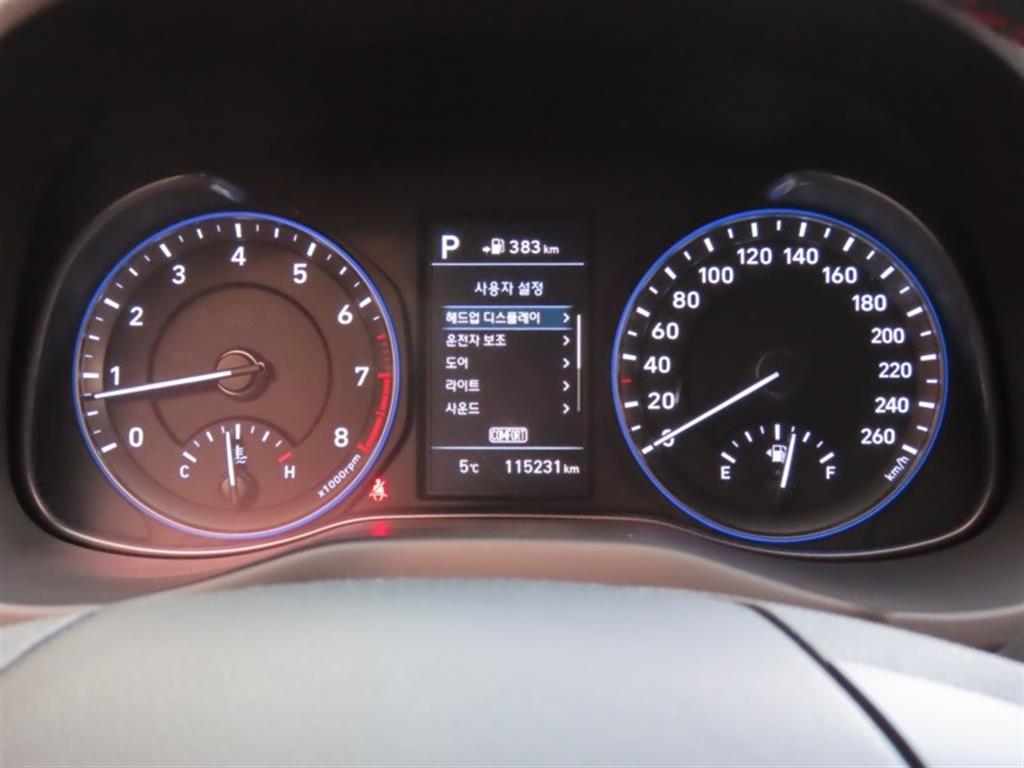 HYUNDAI Kona - Vista 9