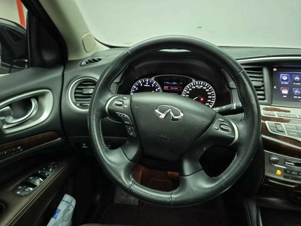 Infiniti QX - Vista 9