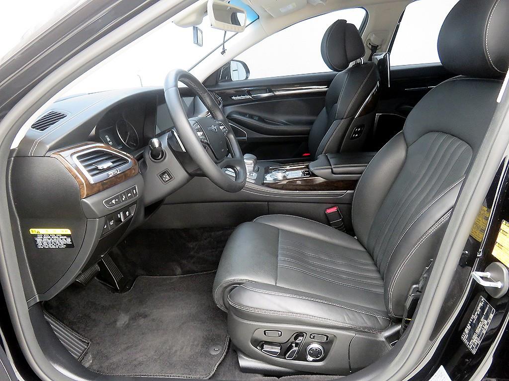 Genesis G90 - Vista 6