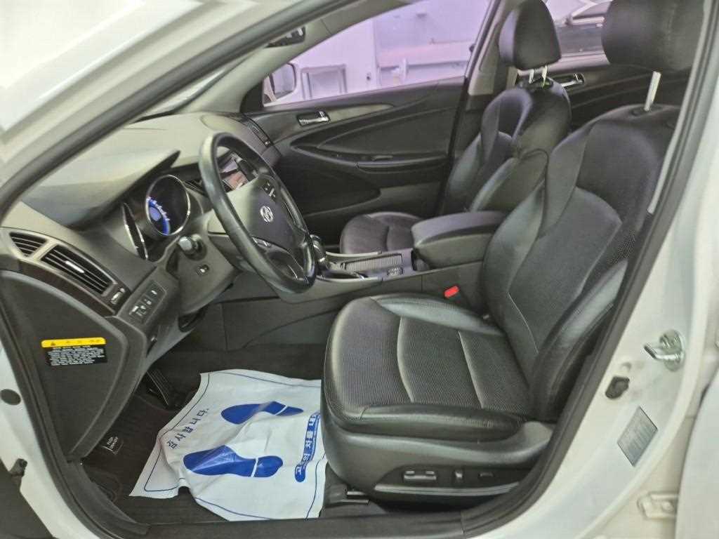 HYUNDAI Sonata - Vista 11