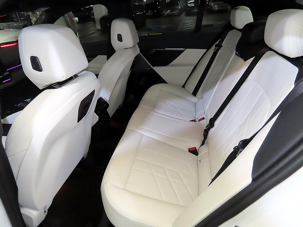 BMW 5 Series - Vista 7