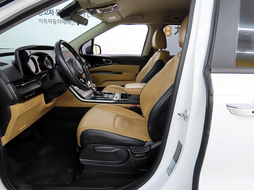 KIA Carnival - Vista 5