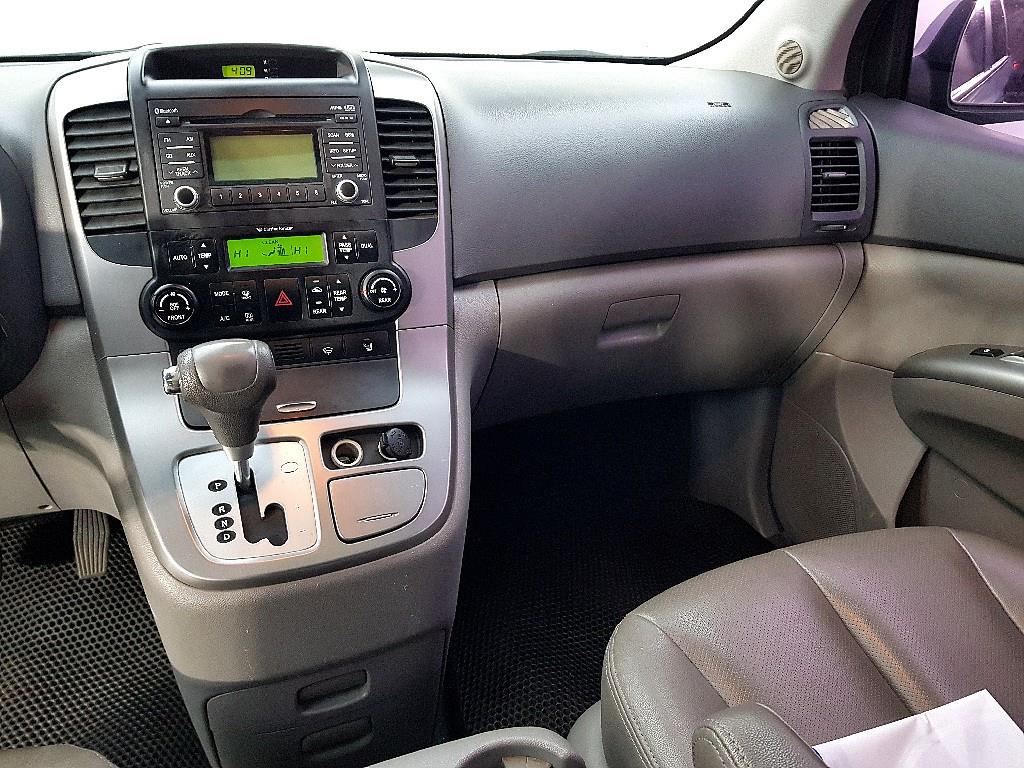 KIA Carnival - Vista 10