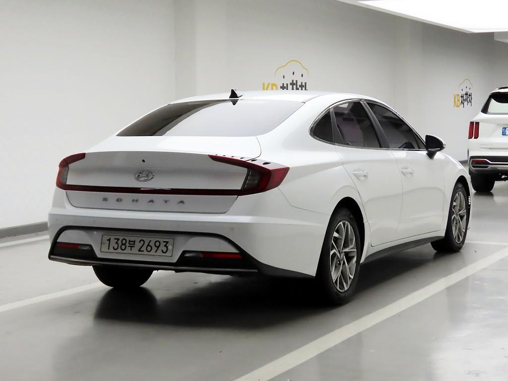 HYUNDAI Sonata - Vista 4