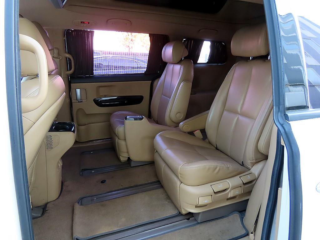 KIA Carnival - Vista 6