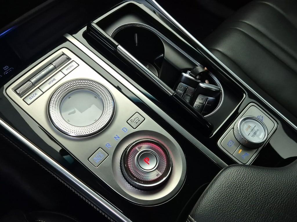 Genesis GV80 - Vista 8