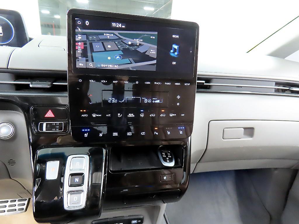 HYUNDAI Staria - Vista 12