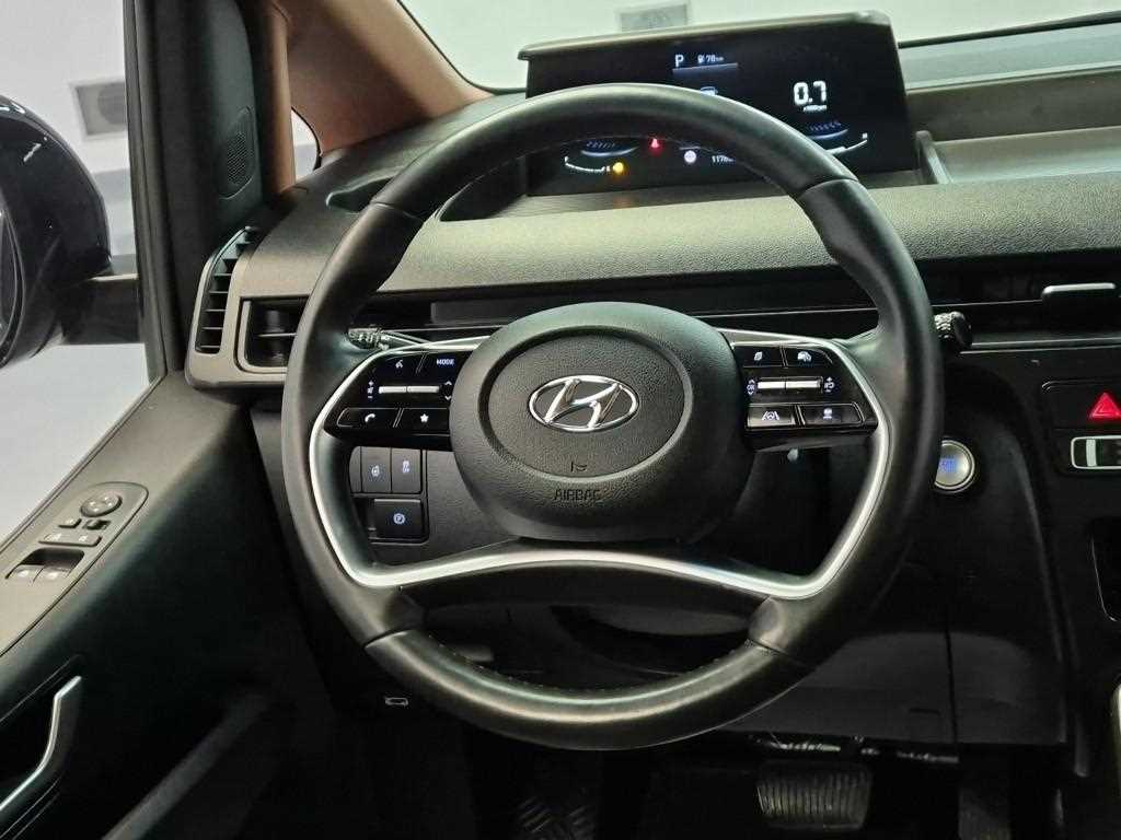 HYUNDAI Staria - Vista 9