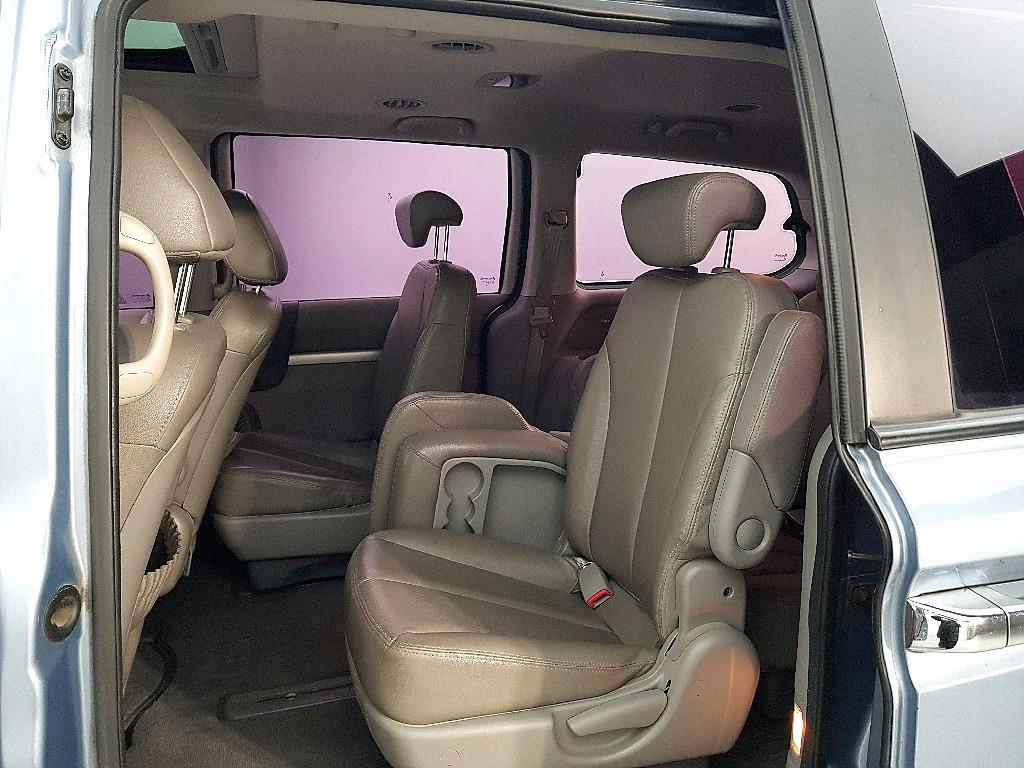 KIA Carnival - Vista 9