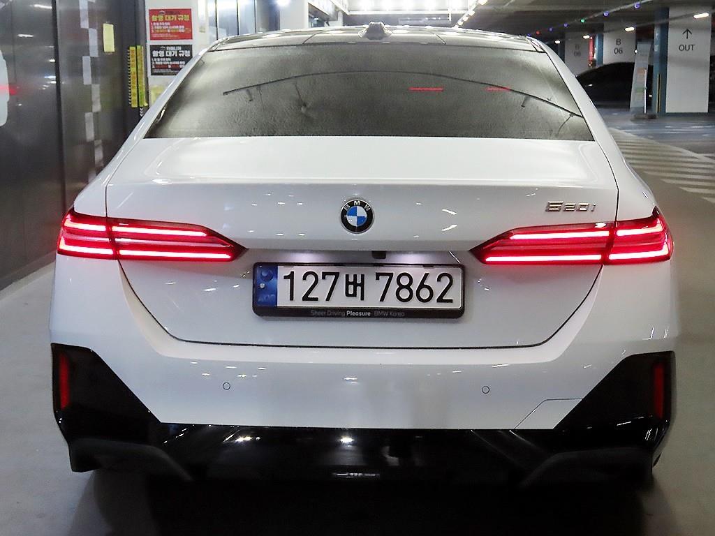 BMW 5 Series - Vista 5