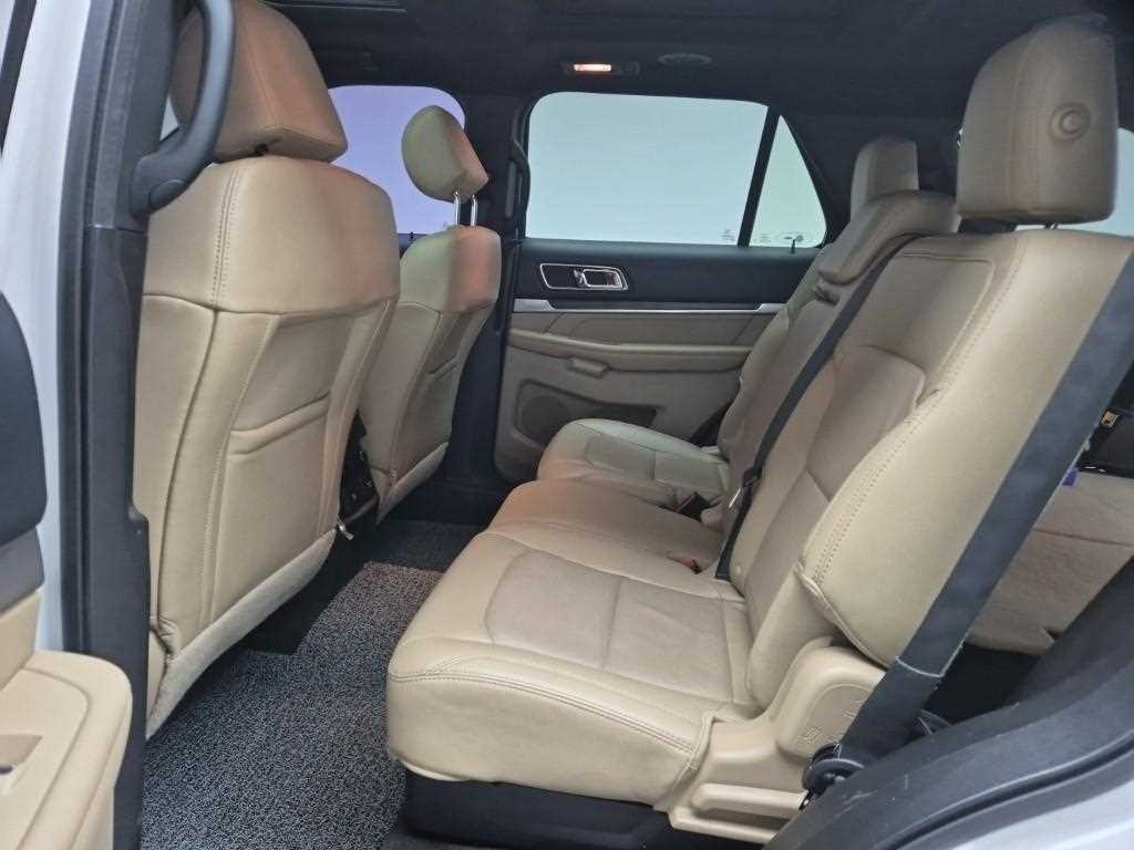 Ford Explorer - Vista 12