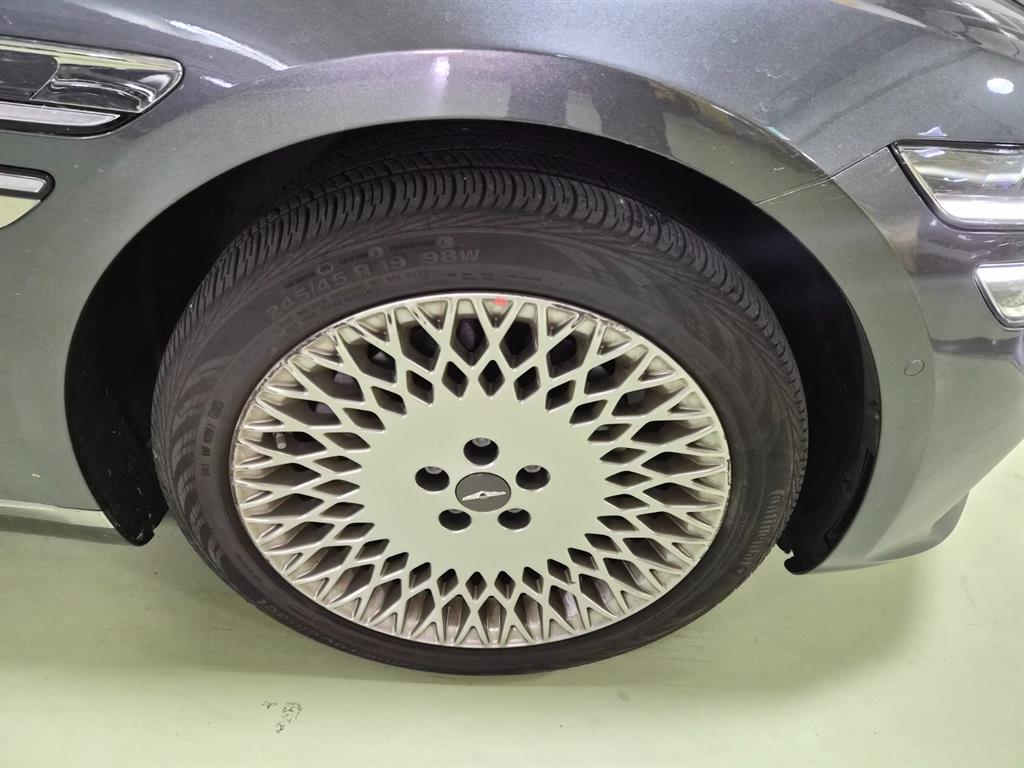 Genesis G80 - Vista 6