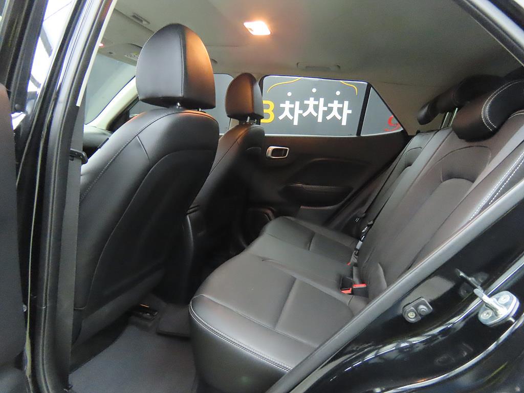 HYUNDAI Venue - Vista 6