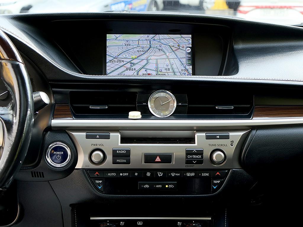 Lexus ES 2016 Plateado - Importación desde Corea - HF Imports Iquique - Foto 9