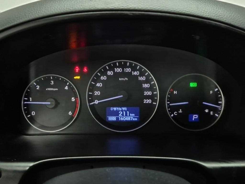 HYUNDAI Starex - Vista 6