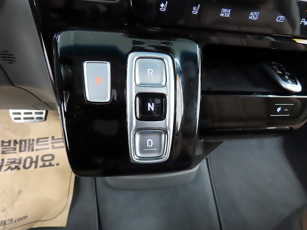 HYUNDAI Staria - Vista 10