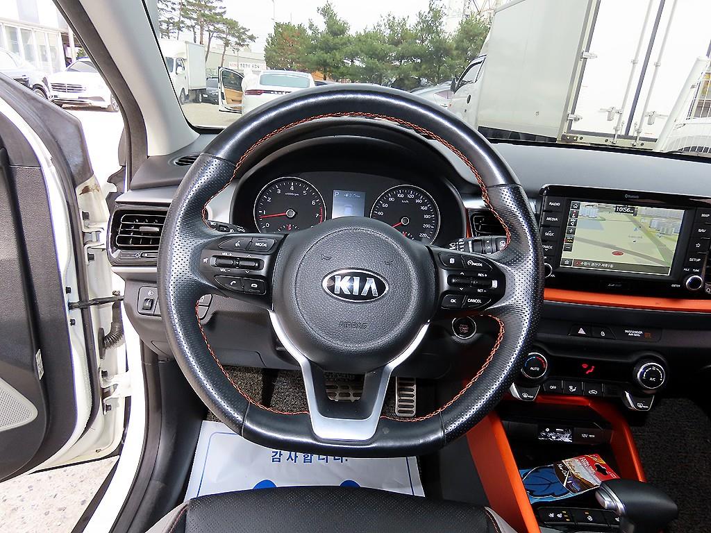 KIA Stonic - Vista 8