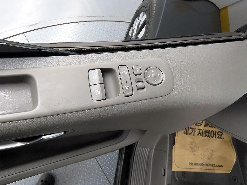 HYUNDAI Staria - Vista 11