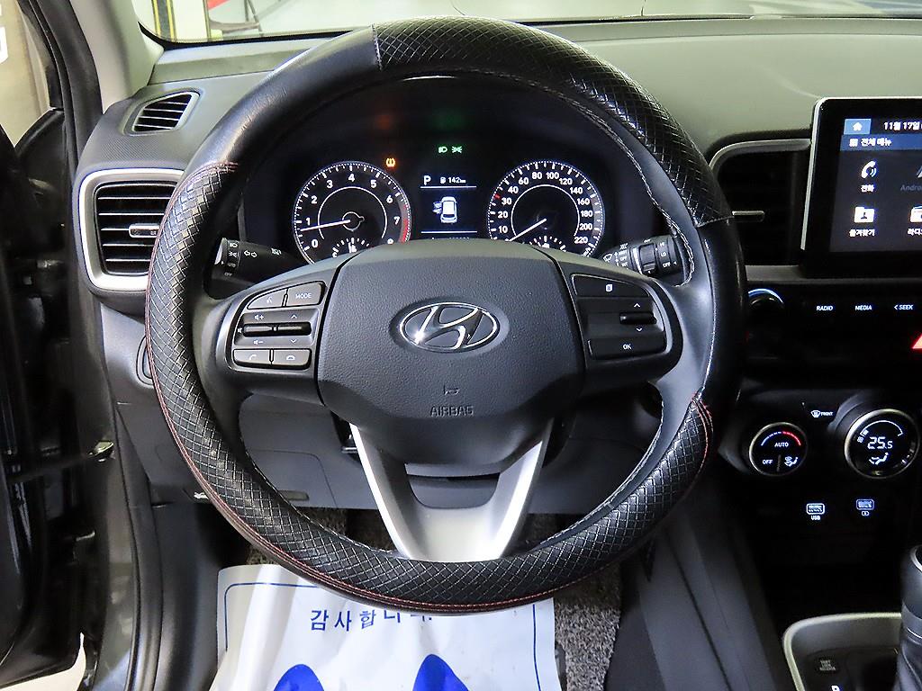 HYUNDAI Venue - Vista 8