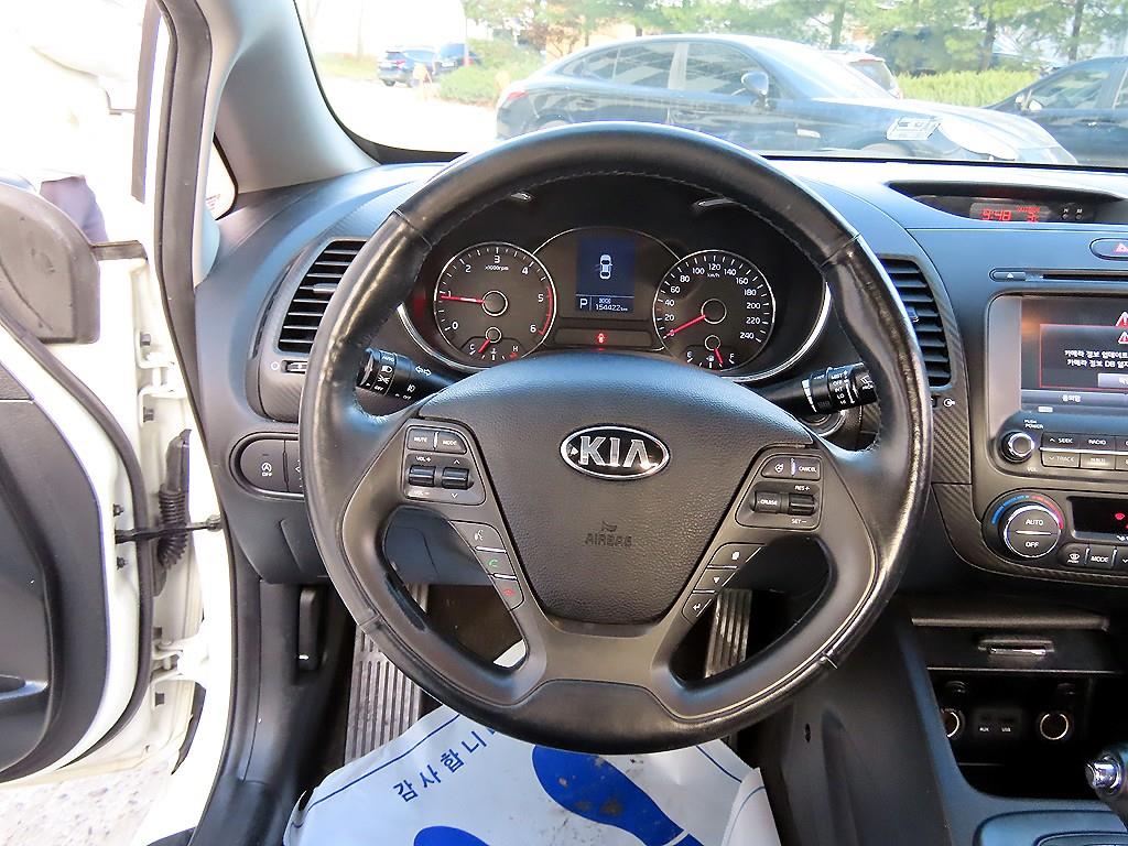 KIA K3 - Vista 8