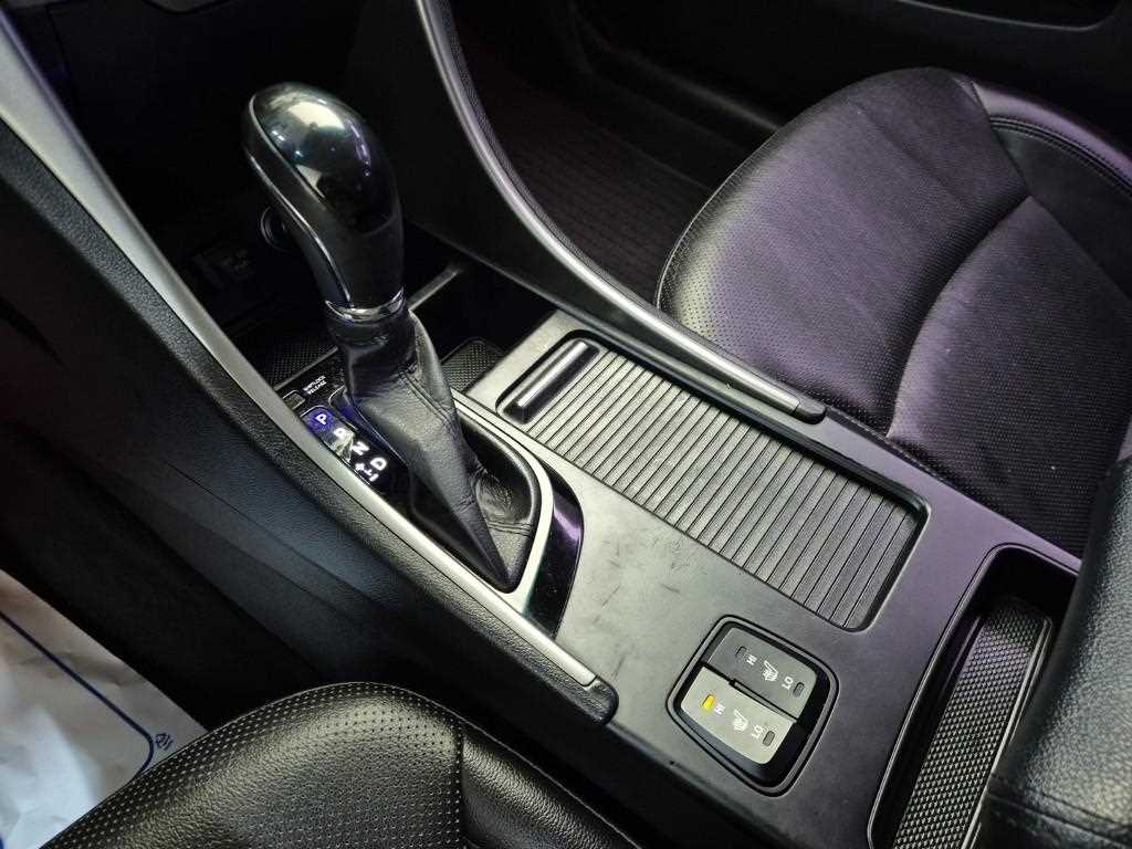 HYUNDAI Sonata - Vista 8