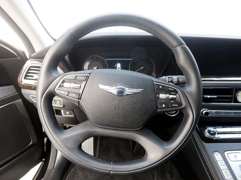 Genesis G90 - Vista 10