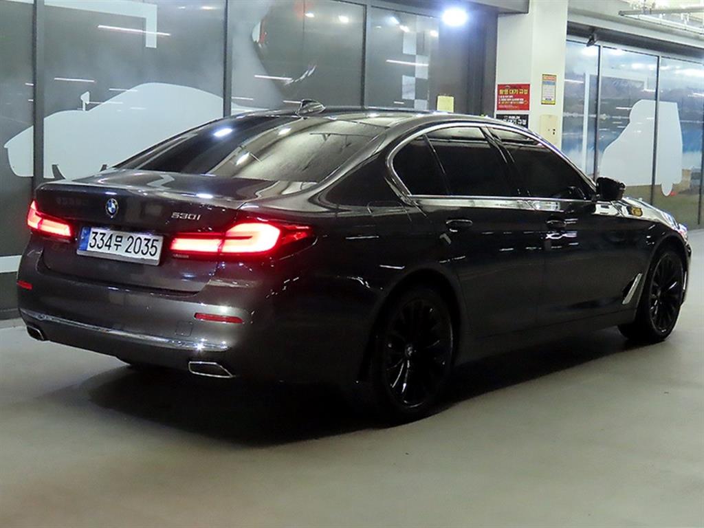 BMW 5 Series - Vista 4