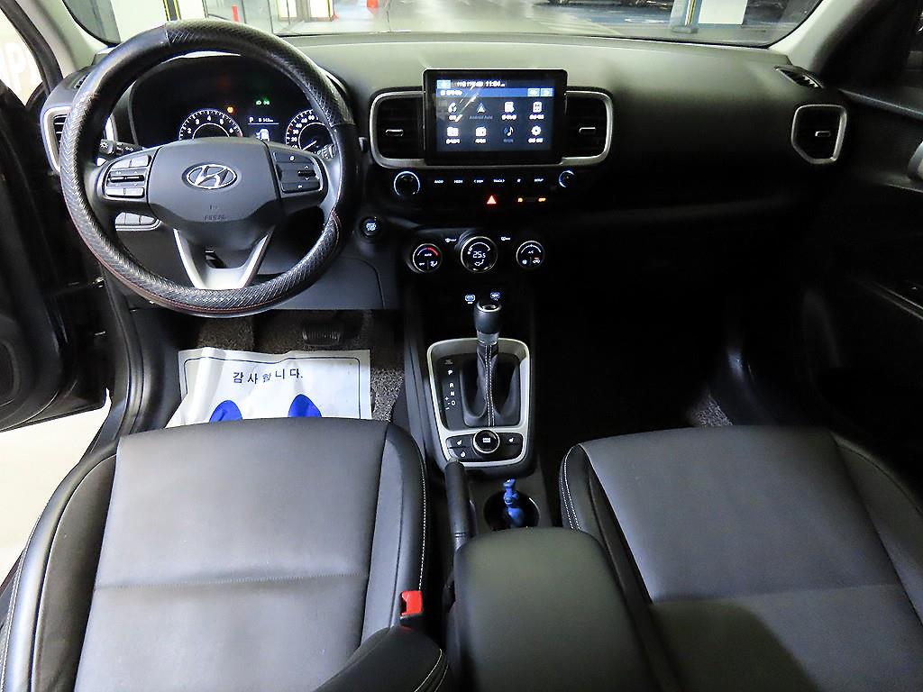 HYUNDAI Venue - Vista 10