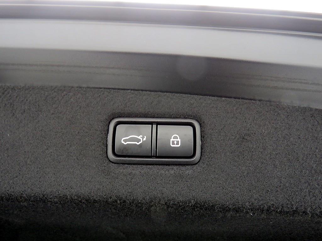 Genesis G90 - Vista 5