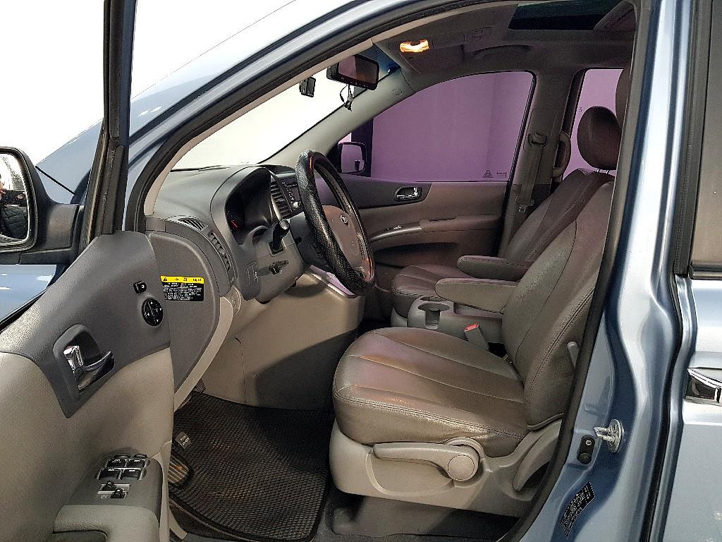 KIA Carnival - Vista 8