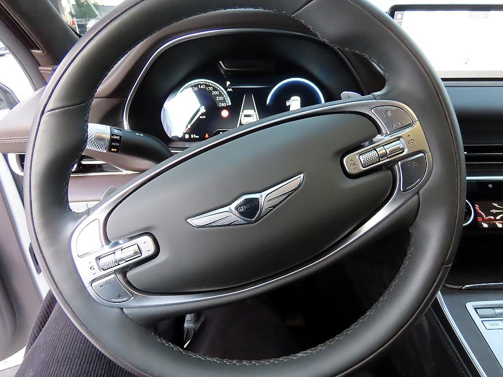 Genesis GV80 - Vista 8