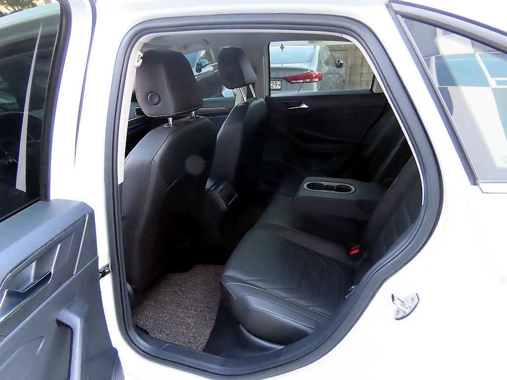 Volkswagen Jetta - Vista 6