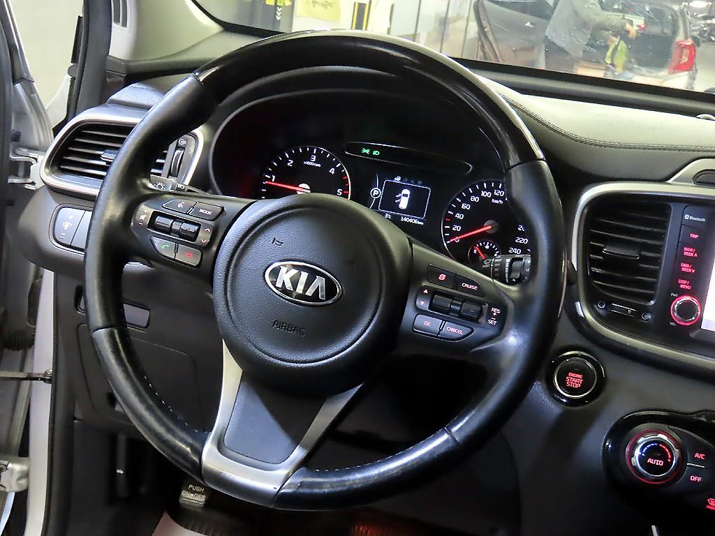 KIA Sorento - Vista 8